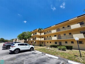 Building Photo - 301 Cambridge Rd