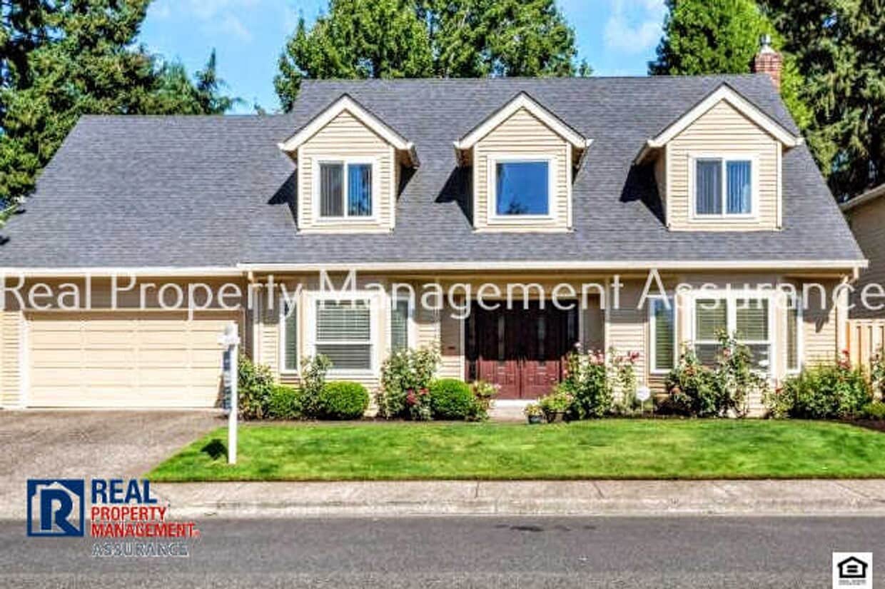 Beautifully Renovated 4BD/2.5BA Lake Osweg... House Rental in Lake