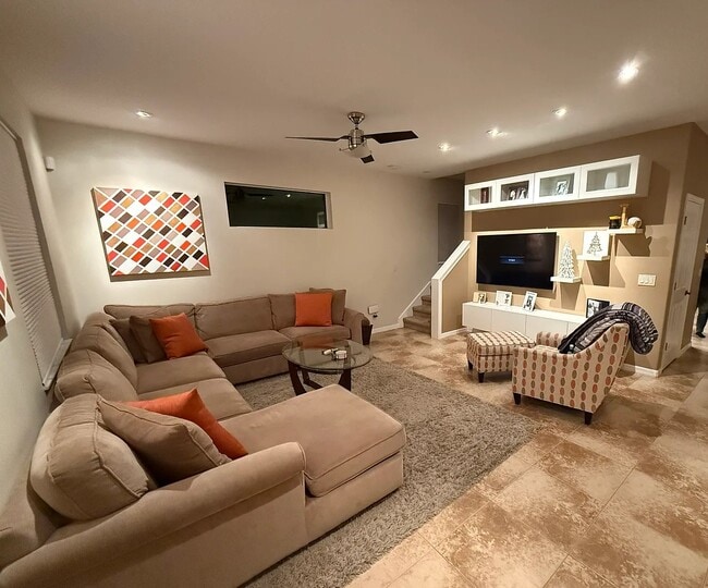 Building Photo - 7215 35th Ln E