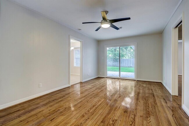 Foto del edificio - 5426 Kinglet St