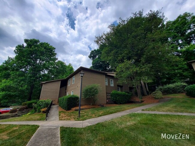 Building Photo - 3905 Colony Crossing Dr