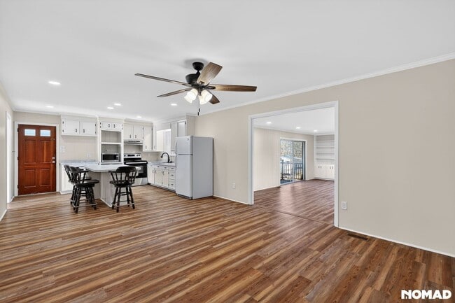 Building Photo - Spacious 4BR House in Mooresville