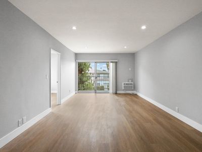 Foto del edificio - 617 N Sweetzer Ave