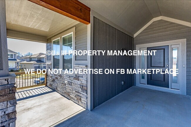 Building Photo - 12566 S Canyon Dr