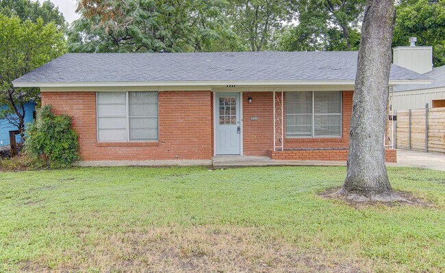 Foto del edificio - 1711 Brentwood St