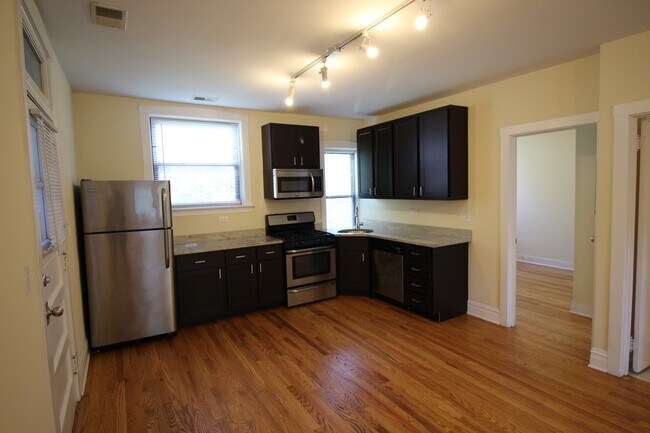 Photo - 3717 Leavitt N St Apartments