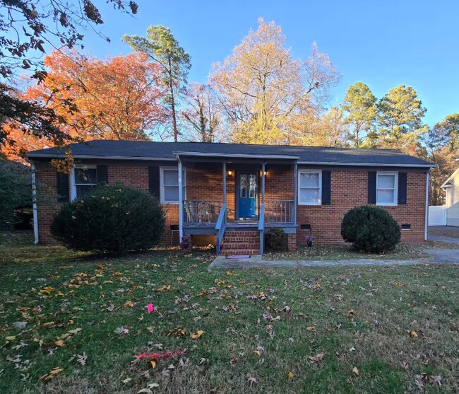 Foto del edificio - Charming 3BR/2BA Main-Level Home with Fenced Backyard