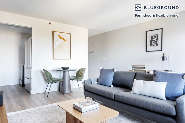 Building Photo - 270 Babcock St