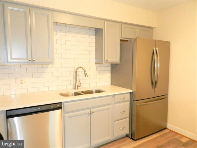 Foto del edificio - 300 Claiborne Ave