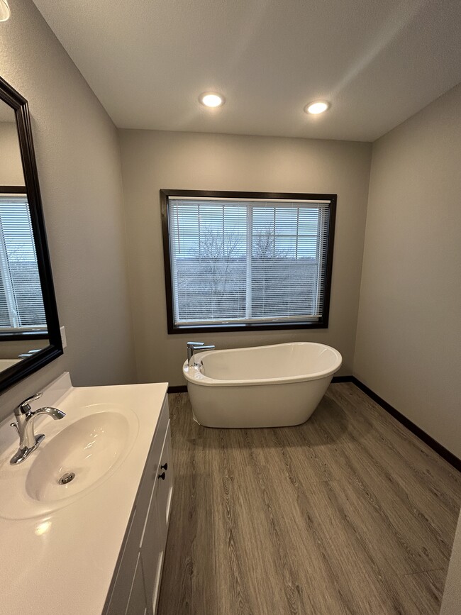 Primary Bathroom - 3080 Bluestem Trl