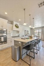 Building Photo - 2334 N Park Center Dr