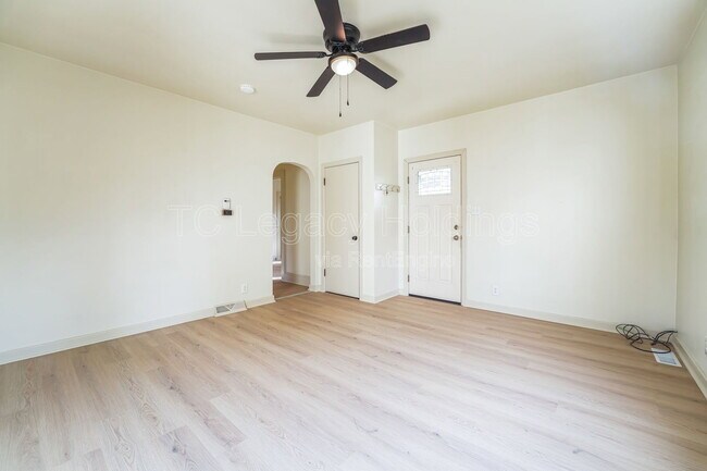 Foto del edificio - 316 1/2 Harrison Street