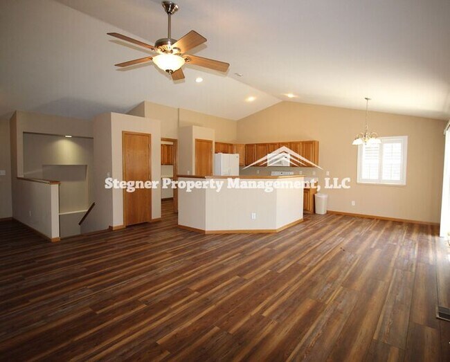 Foto del edificio - Wonderful Ranch style home located in Engl...