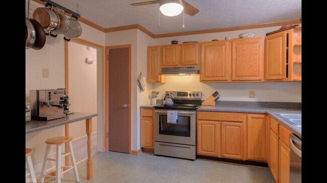 Building Photo - 710 Elizabeth Dr