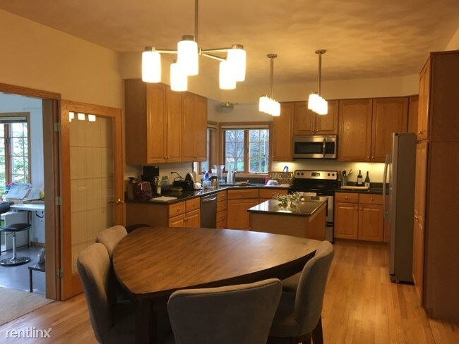 Building Photo - 4 br, 3.5 bath House - 2 Ondossagon Ct
