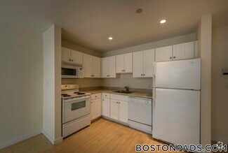 Building Photo - 40 Boylston St