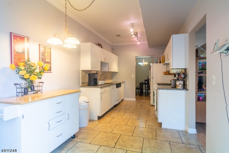 269 Perry Ave, Union, NJ 07083 Townhome Rentals in Union NJ