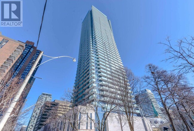 Building Photo - 1080-1080 Bay St.