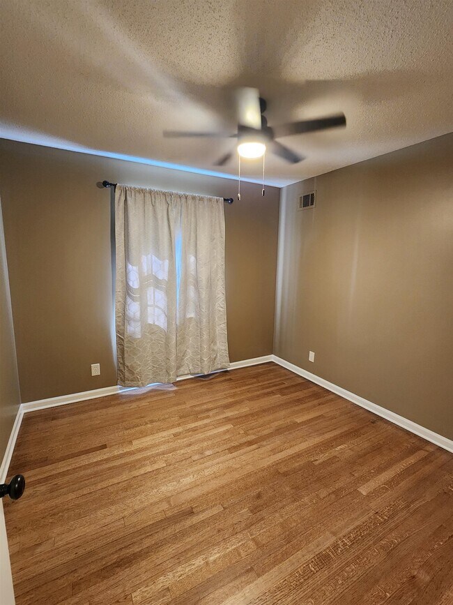 Foto del edificio - 2833 McCulley St