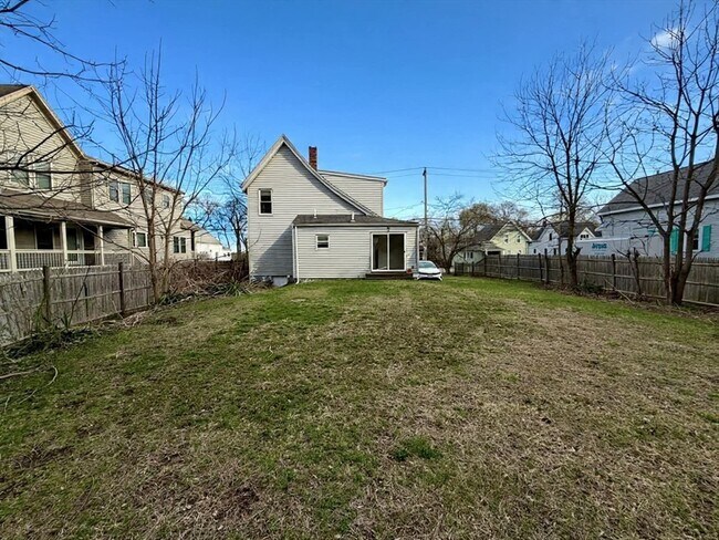 Foto del edificio - 98 W Spring St