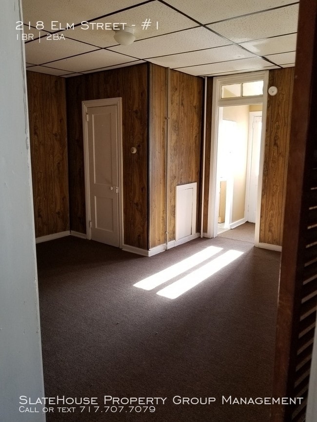 Building Photo - 218 Elm St