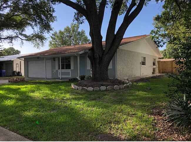 Foto del edificio - 1618 Amberglen Dr