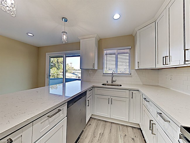 Building Photo - 2 br, 1 bath  - 882 Schafer Rd Apt 5 Apt 5