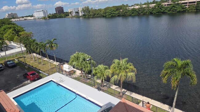 Foto del edificio - 5249 NW 7th St