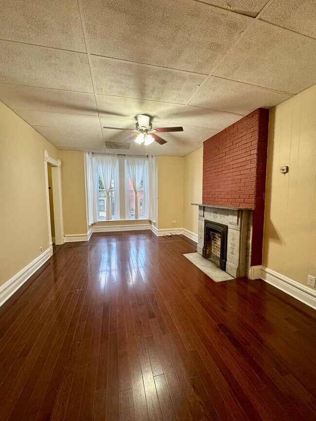 Building Photo - 1012 S Oakley Blvd