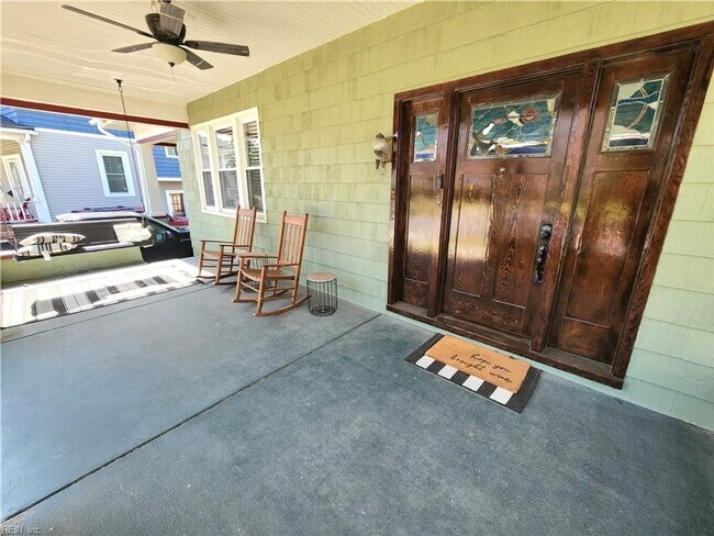 Foto del edificio - Stunning Home near Lafayette River