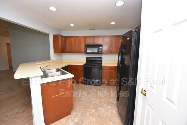 Foto del edificio - 1615 Laurel Meadows Dr