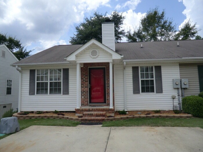 Primary Photo - 146 Hammond Pl Cir