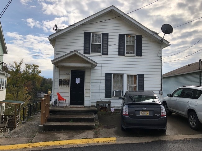 Building Photo - 125 Lorentz St Building Photo - 125 Lorentz St