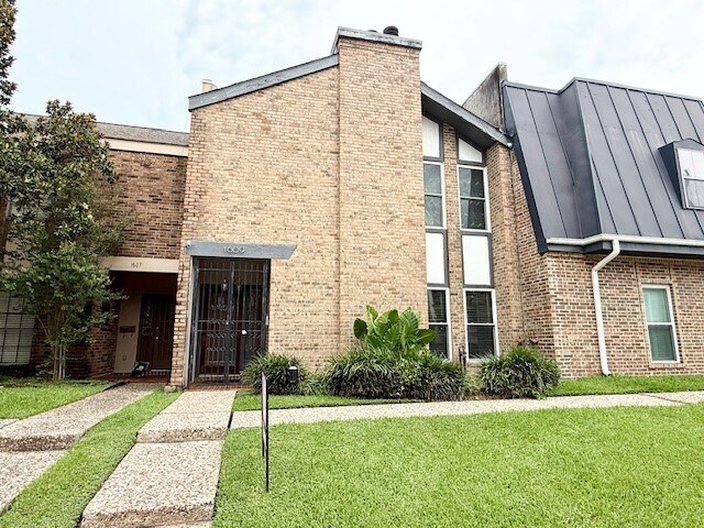 Foto principal - 1609 Saxony Ln