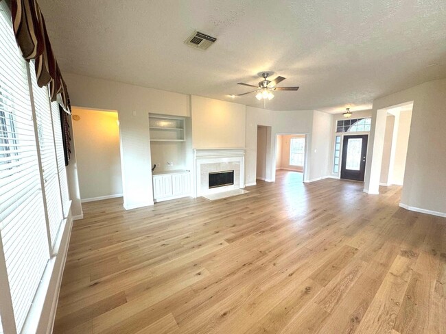 Building Photo - 12015 Concho Bay Ct
