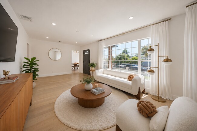 Foto del edificio - 5143 Newcastle Ave
