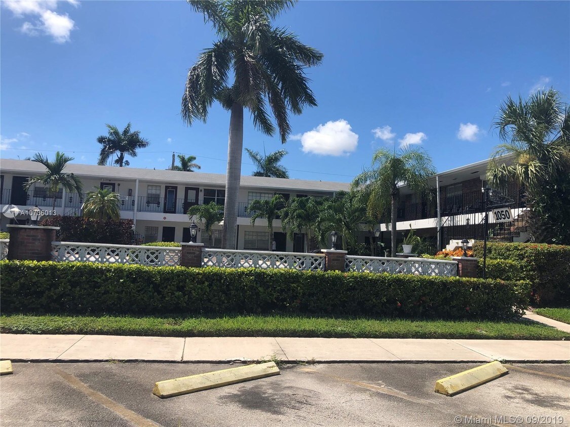 Primary Photo - 1050 Atlantic Shores Blvd