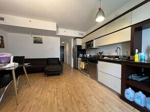 Building Photo - 435 21st St