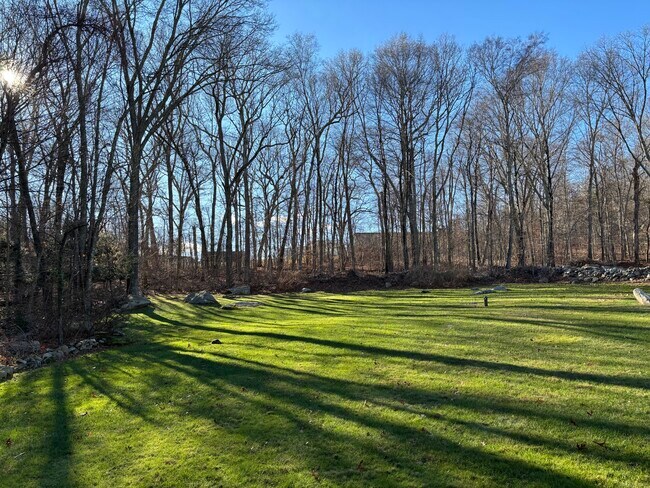 Foto del edificio - 897 Colonel Ledyard Hwy