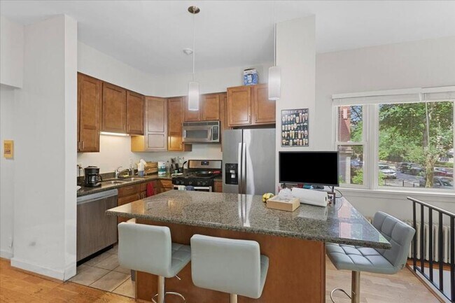 Photo - 2 bedroom in Chicago IL 60657 Apartment