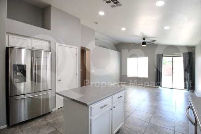 Building Photo - 14867 W Acapulco Ln