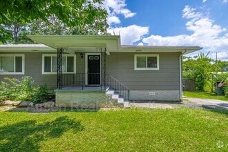 Building Photo - 2806 Silverdale Rd