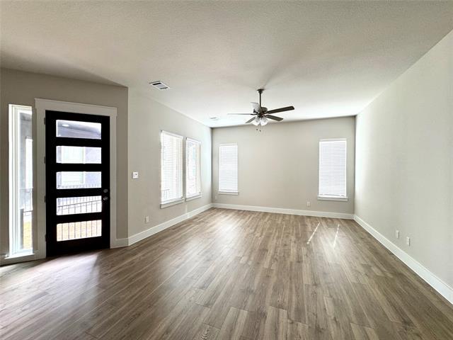 Building Photo - 813 Meadowcrest Dr