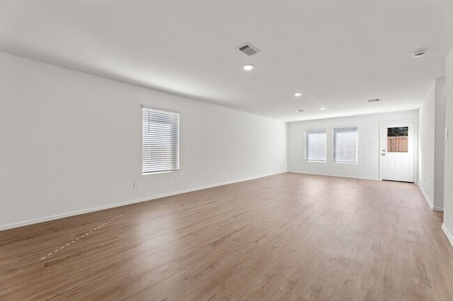 Foto del edificio - 17747 Pemswood Dr