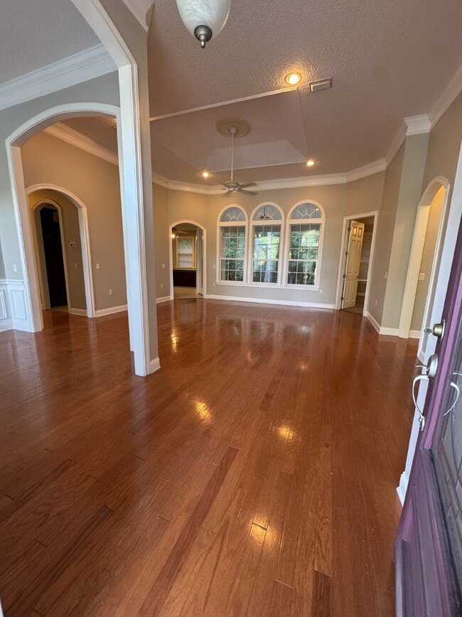 Building Photo - 4 bedroom 4 bath in gated community in Ora...