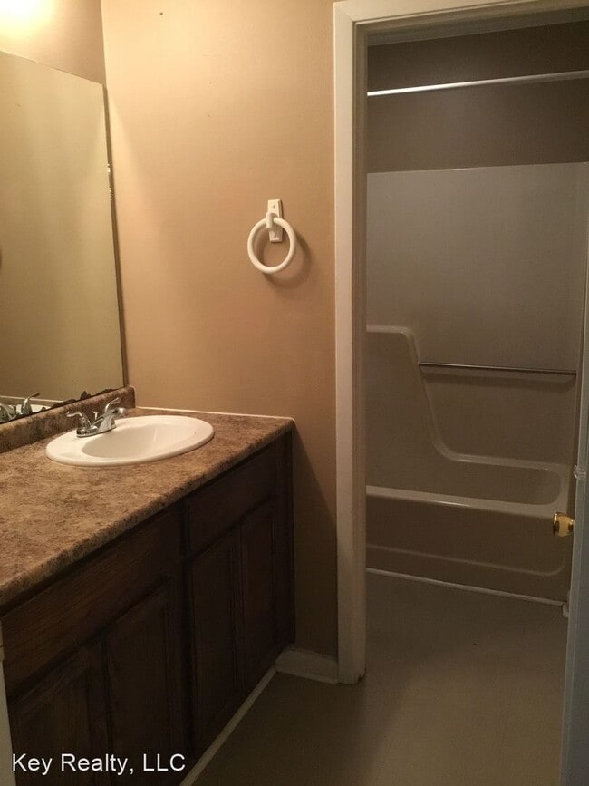 Building Photo - 2 br, 1 bath House - 1503-B Evarist St.