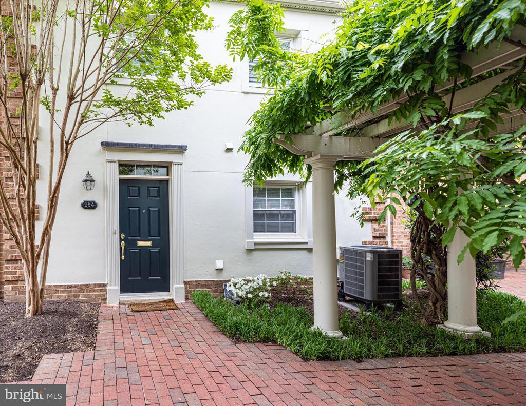 Foto principal - 984 N Royal St