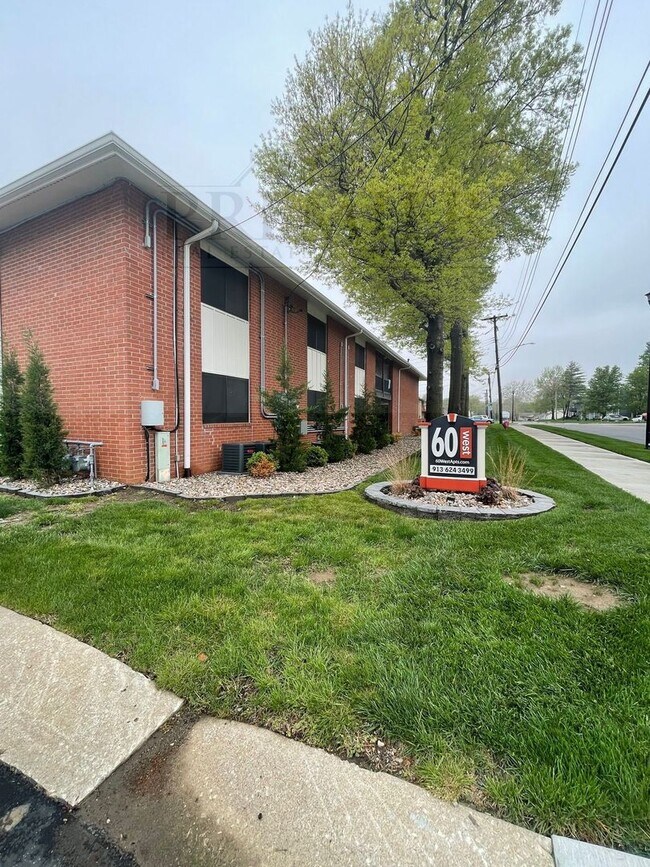 Foto del edificio - 6011 Barton Ave