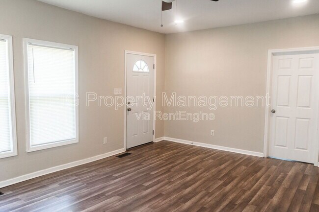 Foto del edificio - 614 W 2nd Ave