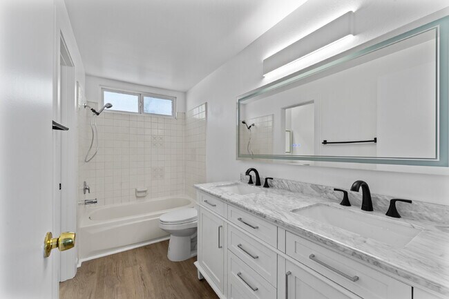 Foto del edificio - "Experience Luxurious Living: Spacious 4-B...